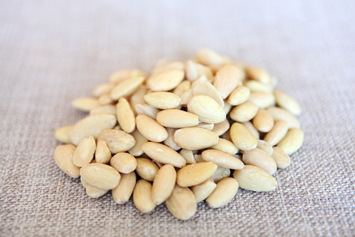 Almond blanched
